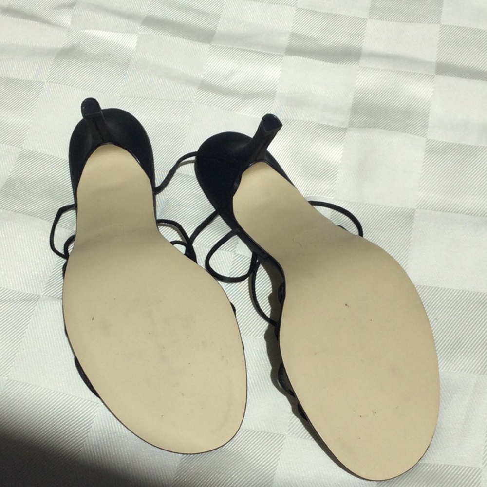 Gorgeous Vintage Caparros Black Strappy 3” Heels with Sparkley Enhancement - Picture 11 of 11